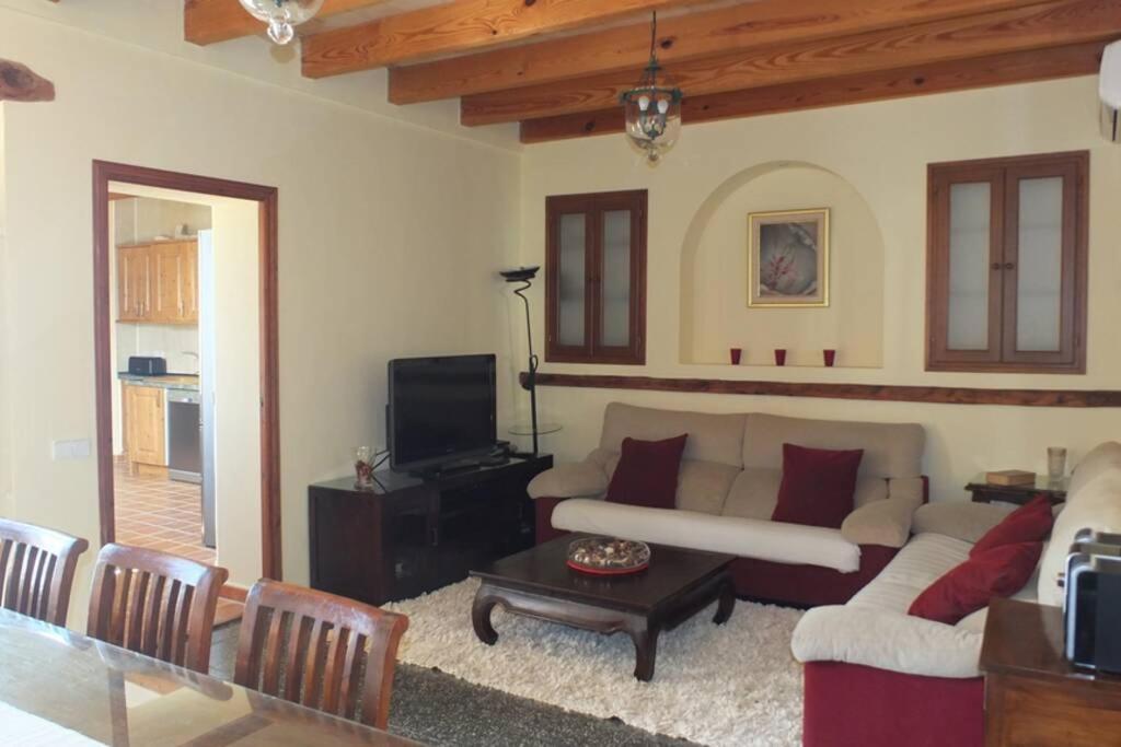 Villa Maria, Bonita Casa Con Jardin Y Piscina Privada En Andratx Exterior photo